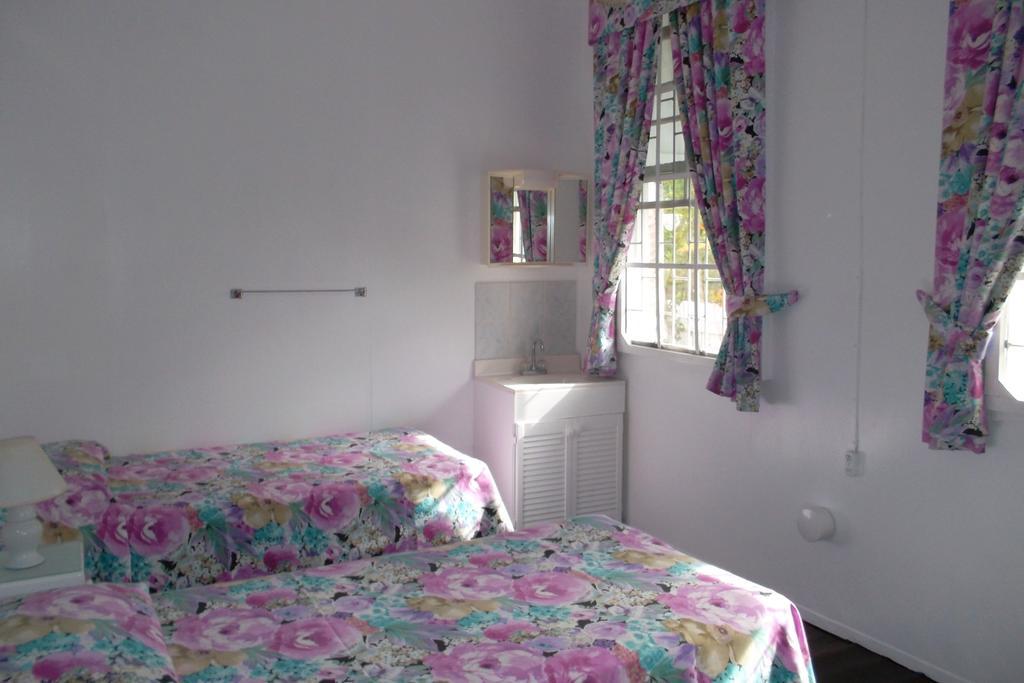 Beach Guest House Cleverdale Bridgetown Exteriér fotografie
